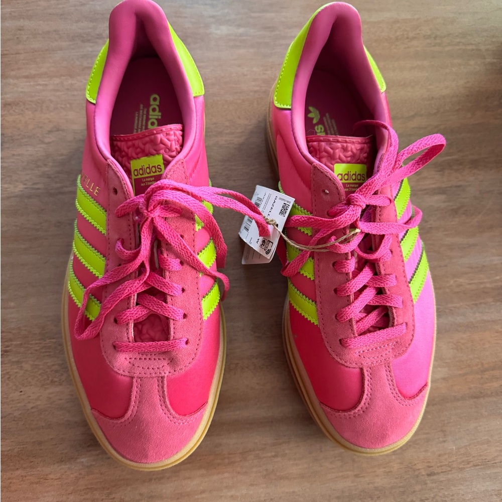 NWT Adidas Gazelle Bold Women's Platform Sneakers Size 7.5 - Picture 2 of 13
